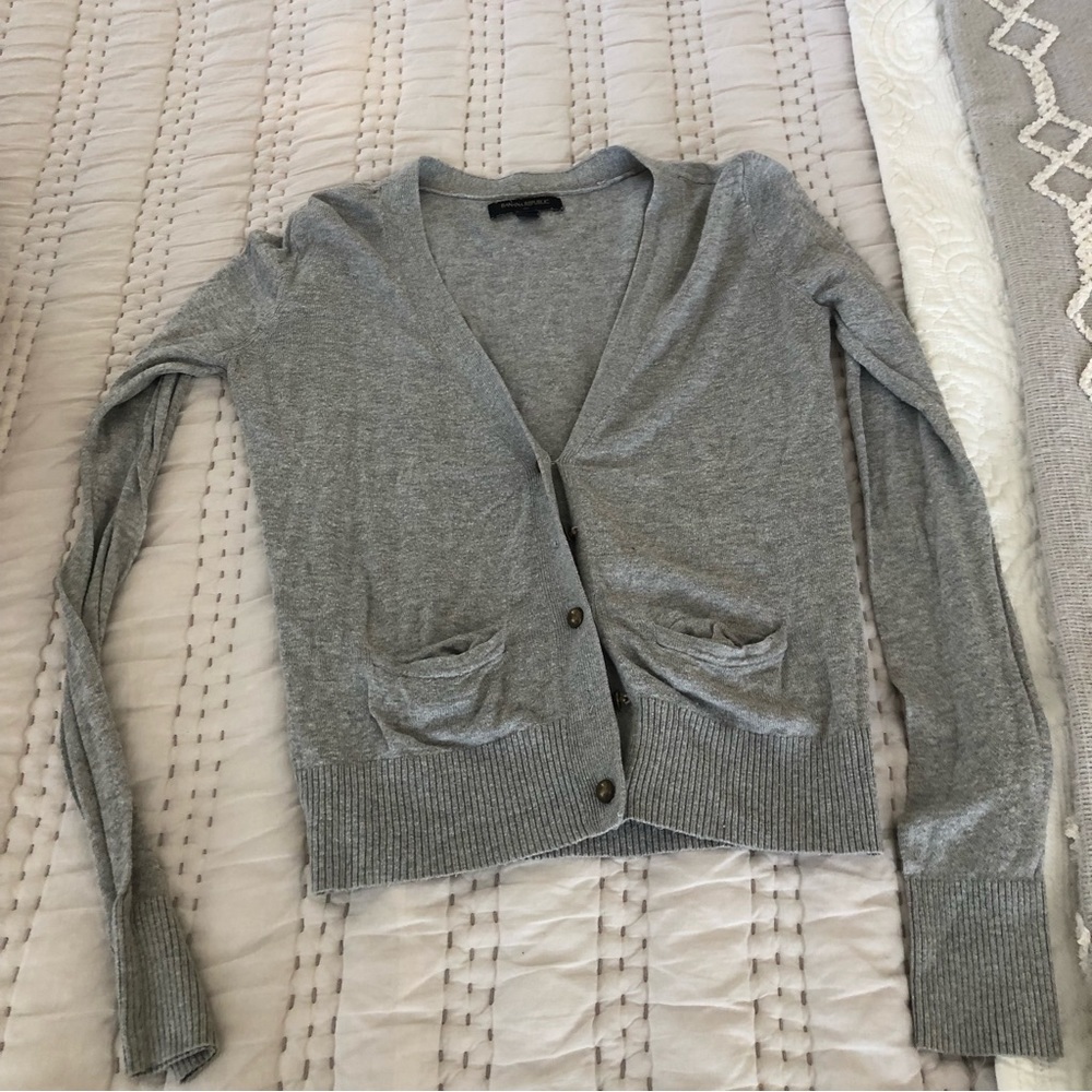 Banana Republic Light Grey Cardigan - Picture 1 of 3